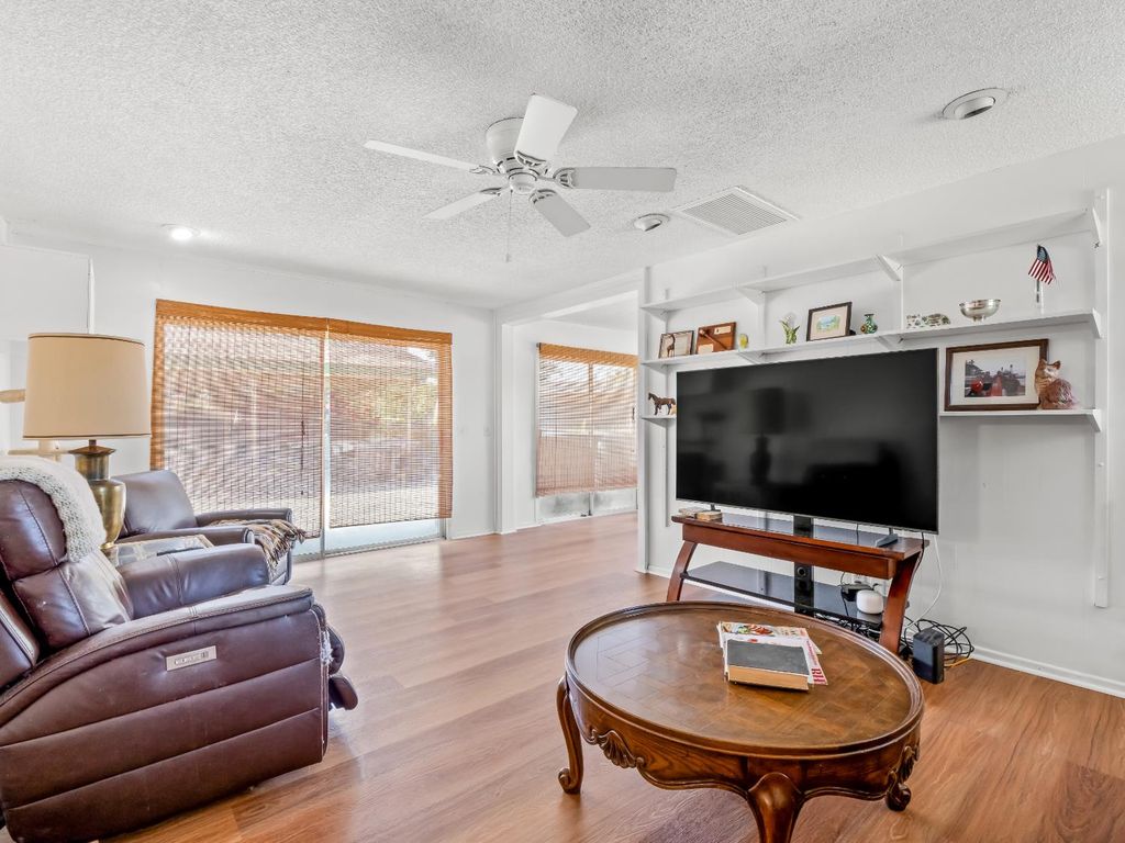 Image 16 of property listing at 1486 W Roberts Avenue, Fresno, CA 93711