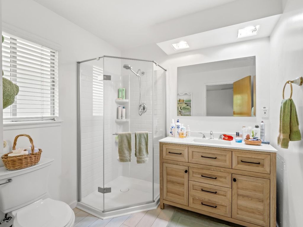 Image 28 of property listing at 1486 W Roberts Avenue, Fresno, CA 93711