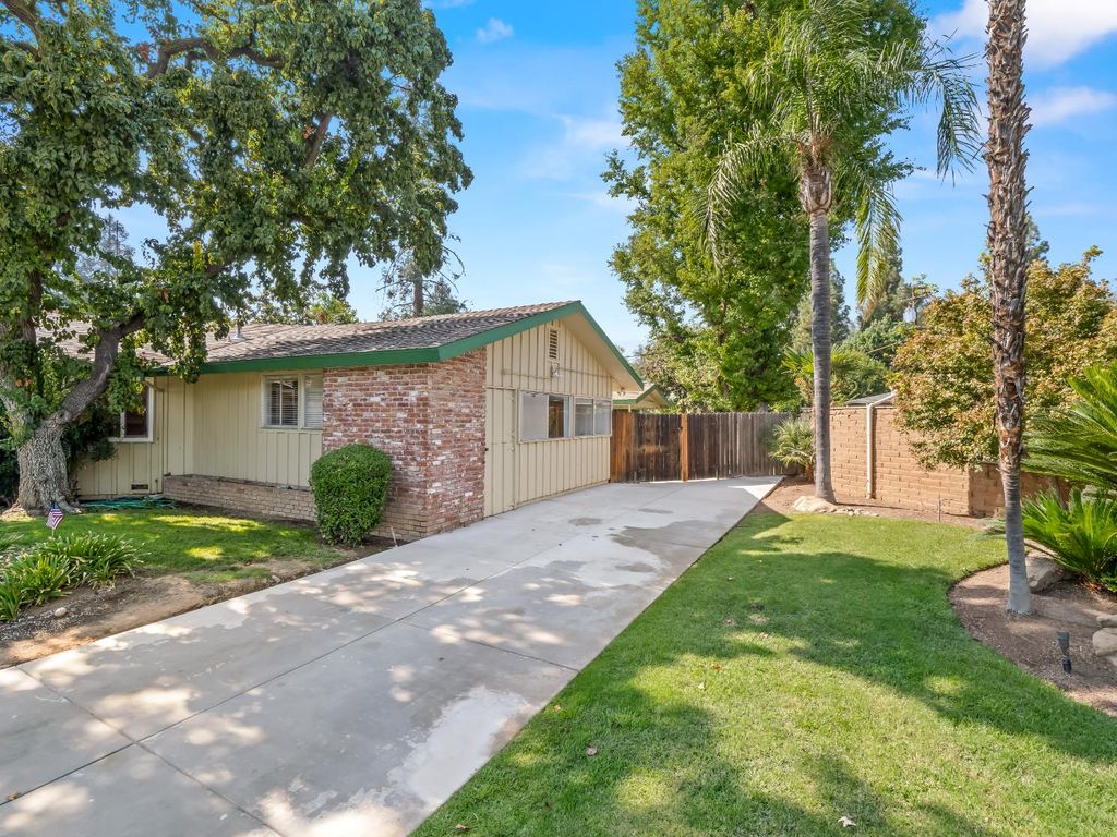Image 30 of property listing at 1486 W Roberts Avenue, Fresno, CA 93711