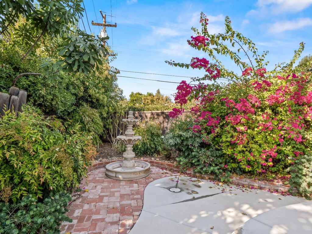 Image 35 of property listing at 1486 W Roberts Avenue, Fresno, CA 93711