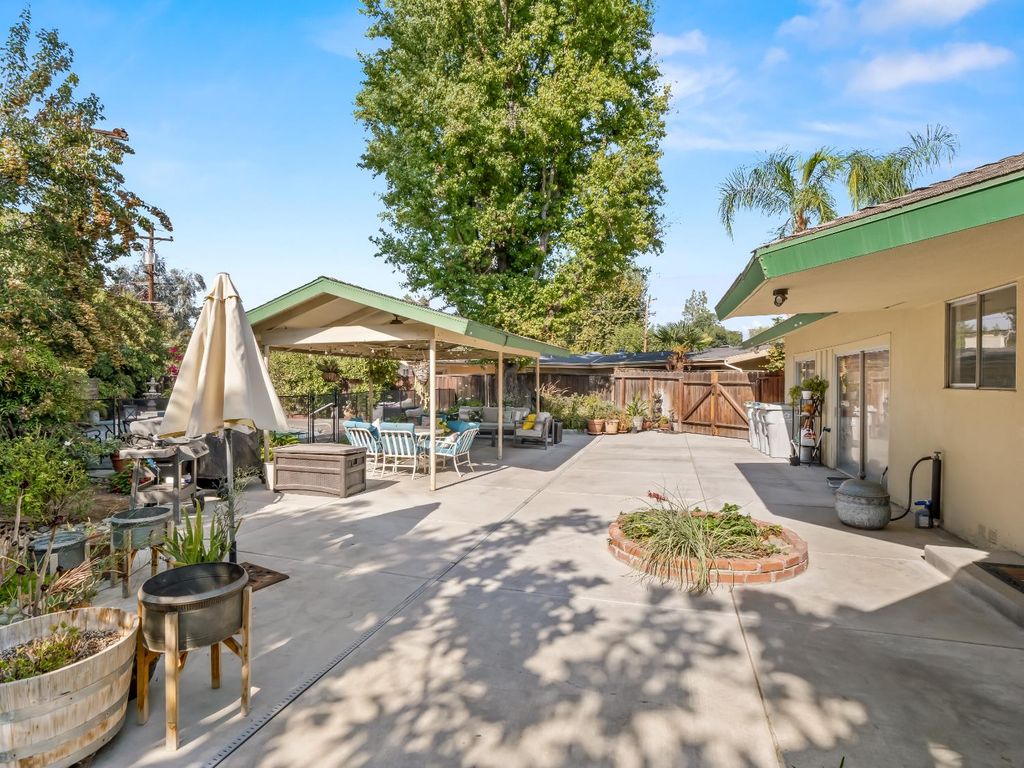 Image 38 of property listing at 1486 W Roberts Avenue, Fresno, CA 93711