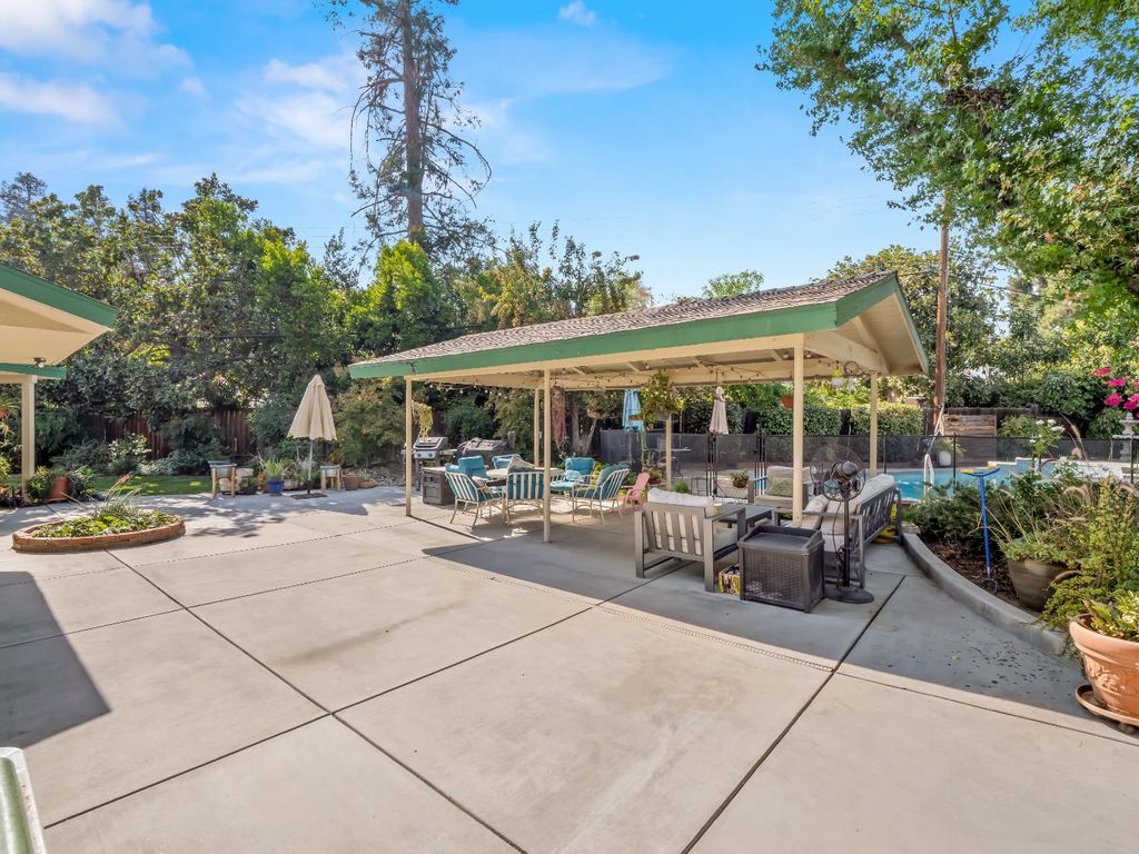 Image 42 of property listing at 1486 W Roberts Avenue, Fresno, CA 93711