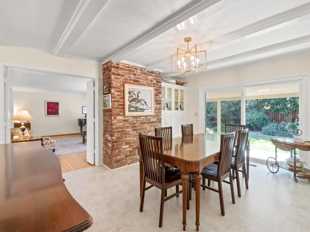 Image 7 of property listing at 1486 W Roberts Avenue, Fresno, CA 93711