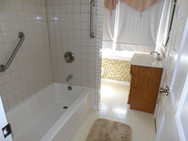 3502 Waverly Road, Huntington, WV 25704