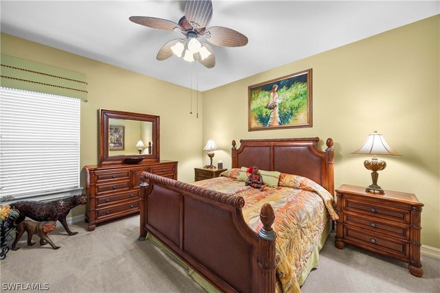 1687 Persimmon DR, Naples, FL 34109