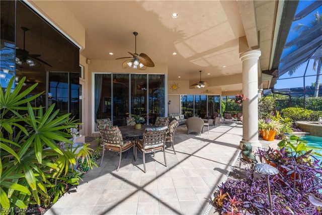 1687 Persimmon DR, Naples, FL 34109