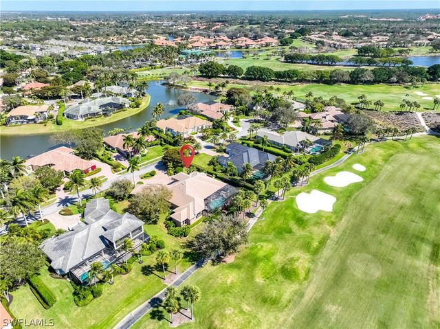 1687 Persimmon DR, Naples, FL 34109