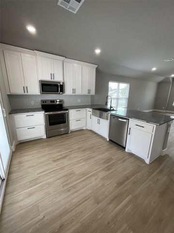 626 W Florence Street, Denison, TX 75020