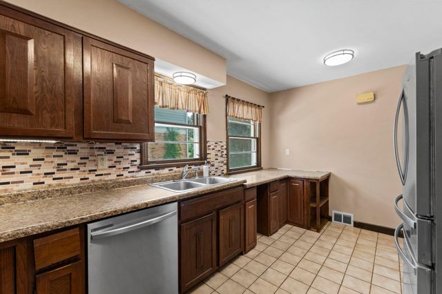 1739 Hampshire Avenue, Saint Paul, MN 55116