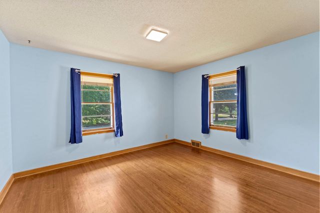 1739 Hampshire Avenue, Saint Paul, MN 55116