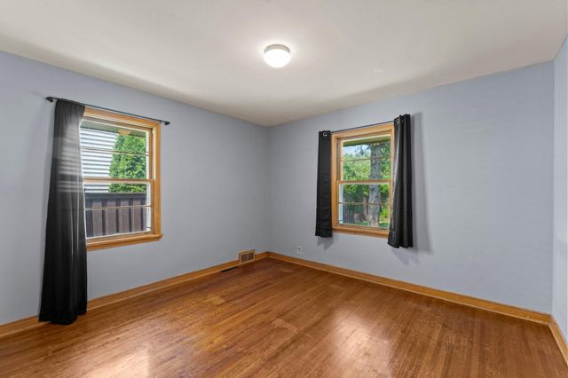 1739 Hampshire Avenue, Saint Paul, MN 55116