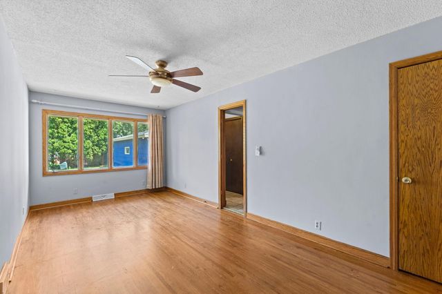 1739 Hampshire Avenue, Saint Paul, MN 55116