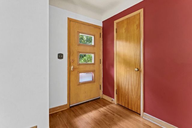 1739 Hampshire Avenue, Saint Paul, MN 55116
