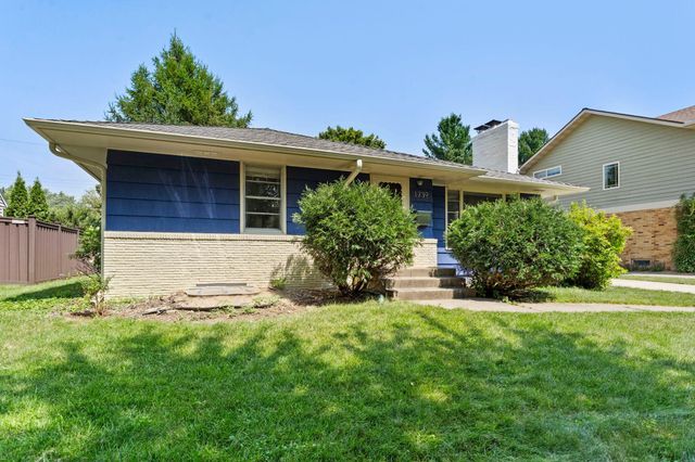 1739 Hampshire Avenue, Saint Paul, MN 55116