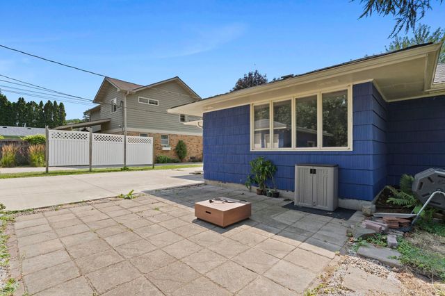 1739 Hampshire Avenue, Saint Paul, MN 55116