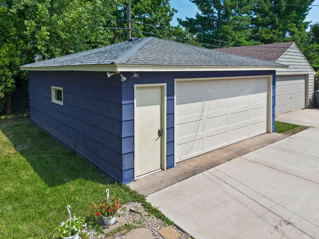 1739 Hampshire Avenue, Saint Paul, MN 55116