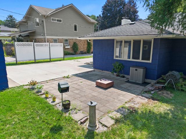 1739 Hampshire Avenue, Saint Paul, MN 55116
