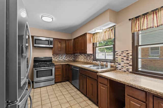 1739 Hampshire Avenue, Saint Paul, MN 55116