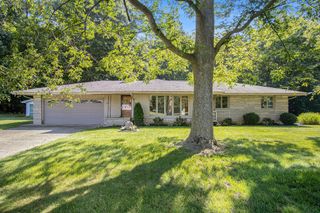 301 Woodland Drive, Buchanan, MI 49107