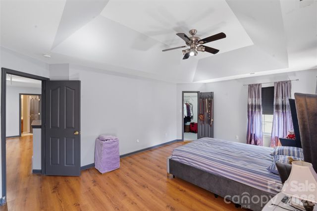 9541 Green Apple Drive, Charlotte, NC 28215