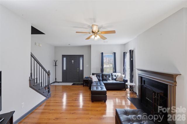 9541 Green Apple Drive, Charlotte, NC 28215