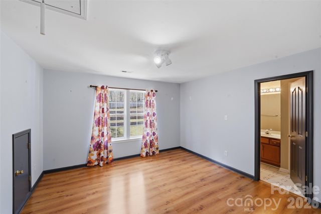 9541 Green Apple Drive, Charlotte, NC 28215