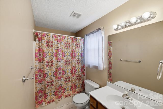 9541 Green Apple Drive, Charlotte, NC 28215