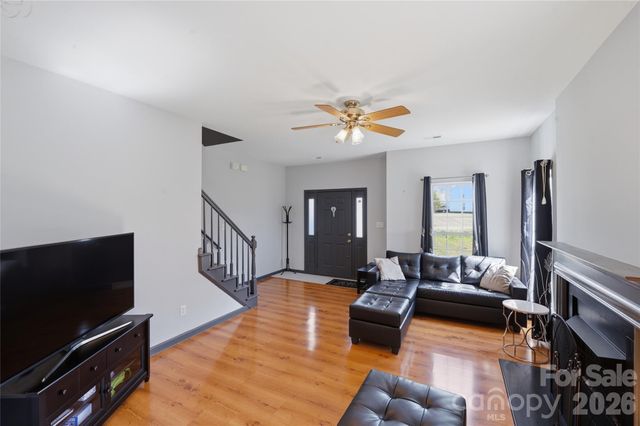 9541 Green Apple Drive, Charlotte, NC 28215