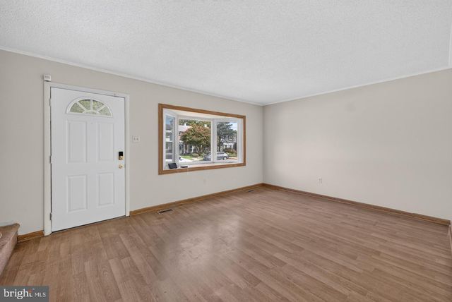 50 RAEBURN LN, Willingboro, NJ 08046