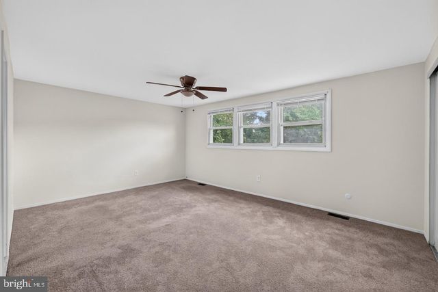 50 RAEBURN LN, Willingboro, NJ 08046