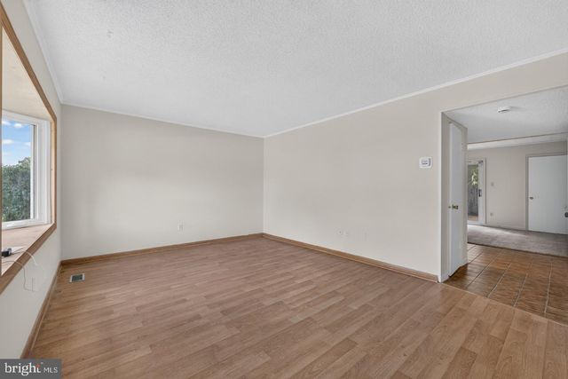50 RAEBURN LN, Willingboro, NJ 08046