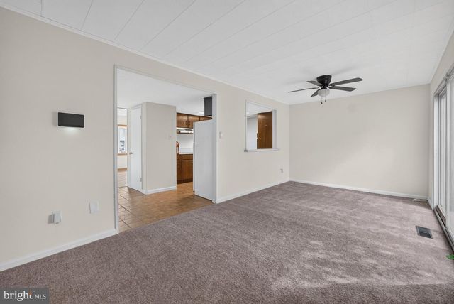 50 RAEBURN LN, Willingboro, NJ 08046