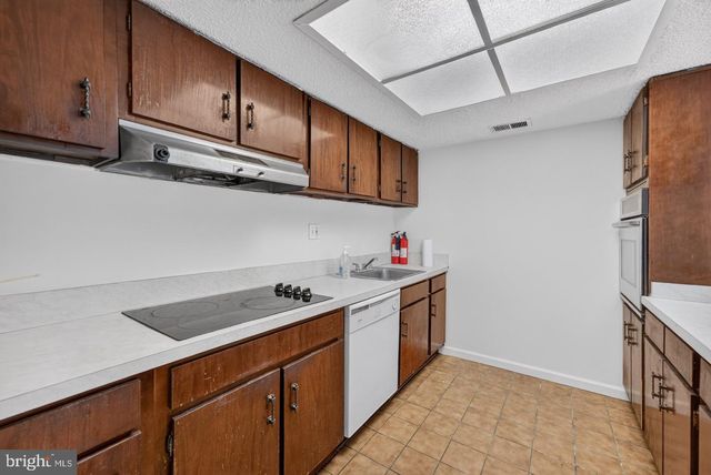 50 RAEBURN LN, Willingboro, NJ 08046