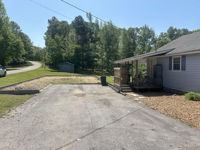 4755 Old Natchez Trace Trl, Camden, TN 38320