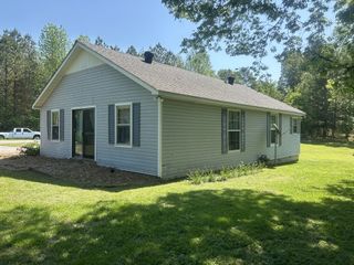 4755 Old Natchez Trace Trl, Camden, TN 38320