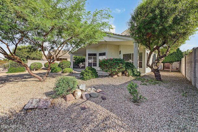 6076 W IRMA Lane, Glendale, AZ 85308