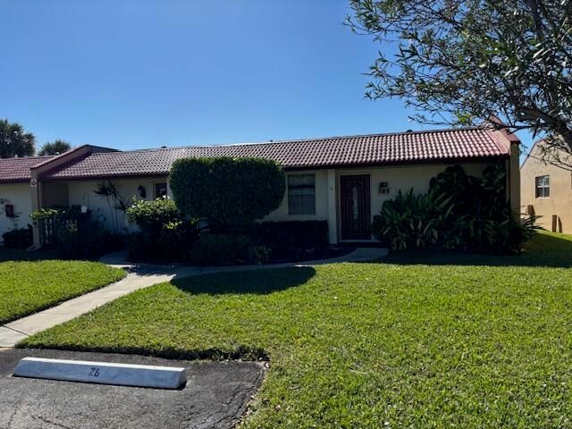 104 Lake Barbara Drive, West Palm Beach, FL 33411