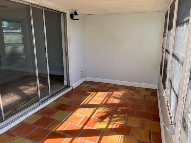 104 Lake Barbara Drive, West Palm Beach, FL 33411