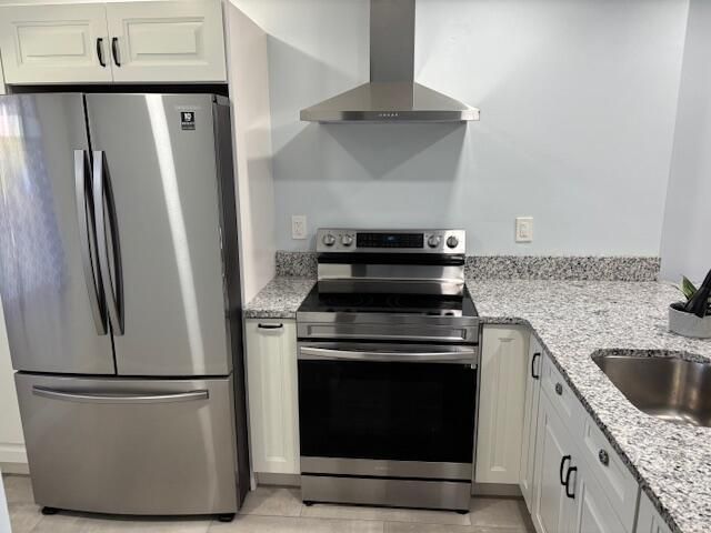 104 Lake Barbara Drive, West Palm Beach, FL 33411