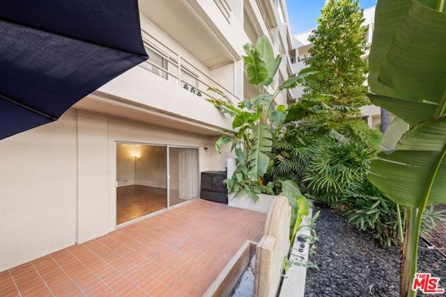 1131 ALTA LOMA Road 106, West Hollywood, CA 90069