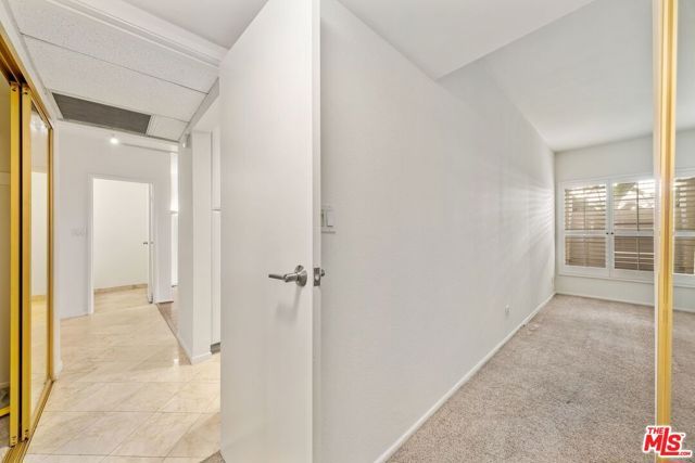 1131 ALTA LOMA Road 106, West Hollywood, CA 90069