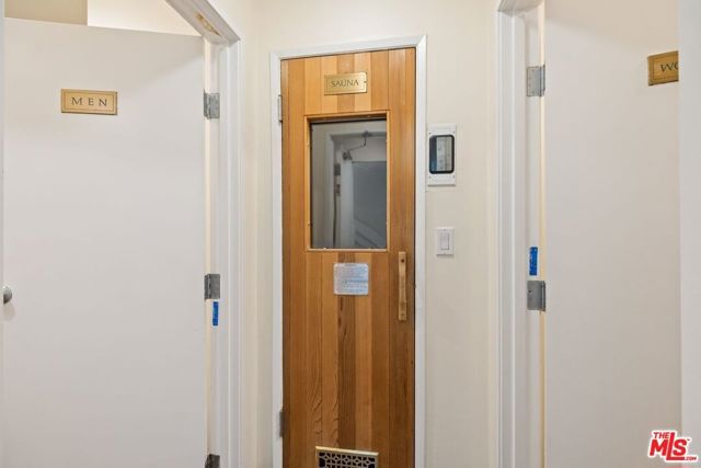 1131 ALTA LOMA Road 106, West Hollywood, CA 90069