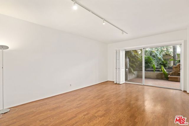 1131 ALTA LOMA Road 106, West Hollywood, CA 90069