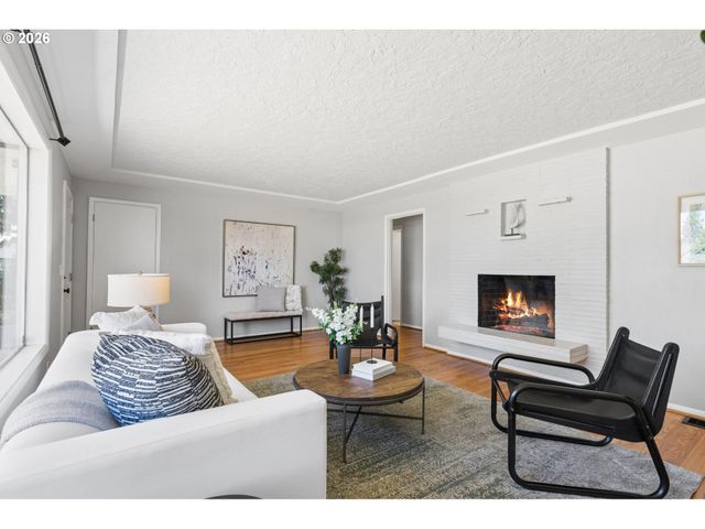 14150 Ne EUGENE Ct, Portland, OR 97230