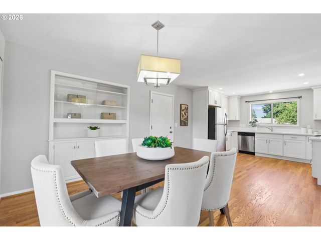 14150 Ne EUGENE Ct, Portland, OR 97230