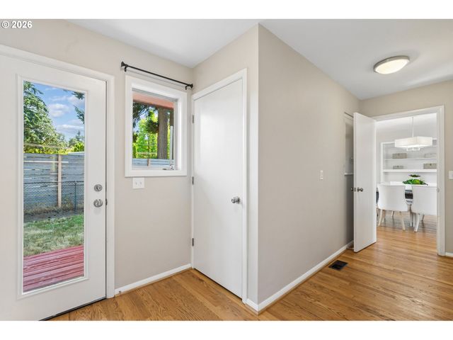 14150 Ne EUGENE Ct, Portland, OR 97230