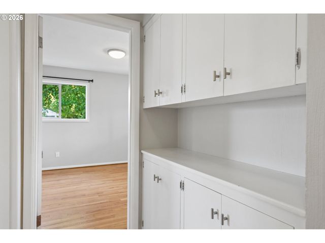 14150 Ne EUGENE Ct, Portland, OR 97230
