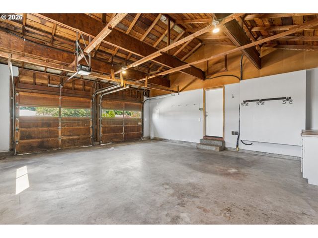 14150 Ne EUGENE Ct, Portland, OR 97230
