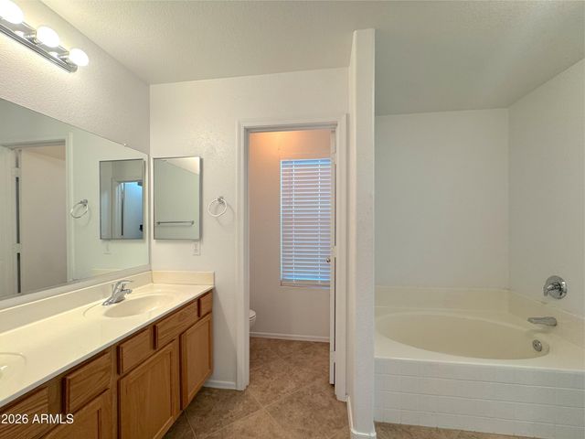3156 W BELLE Avenue, San Tan Valley, AZ 85144
