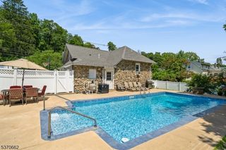 36 W End Ave, Newton Town, NJ 07860